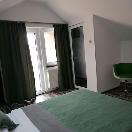 Готель Rasnov Retreat Екстер'єр фото