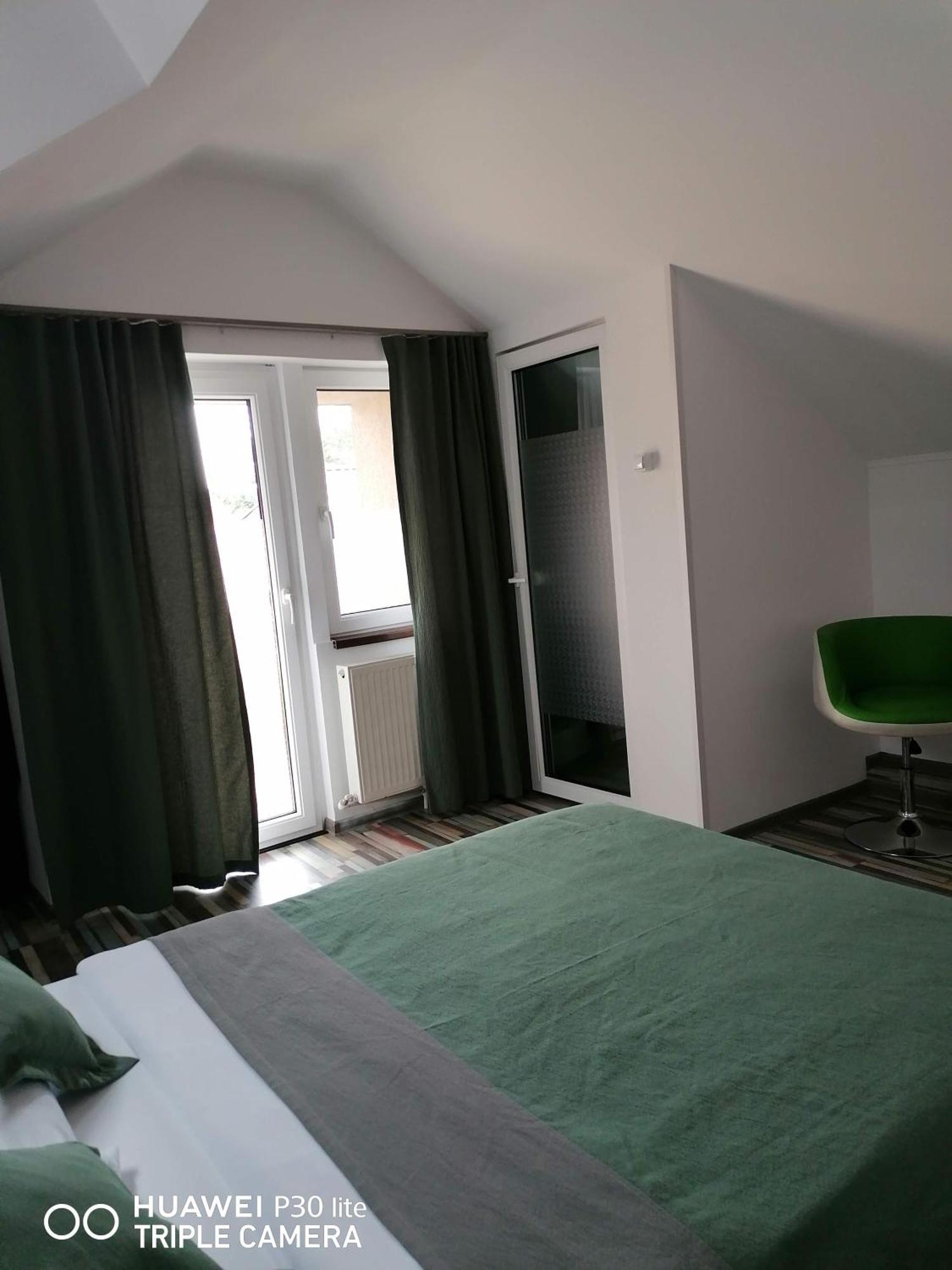 Готель Rasnov Retreat Екстер'єр фото
