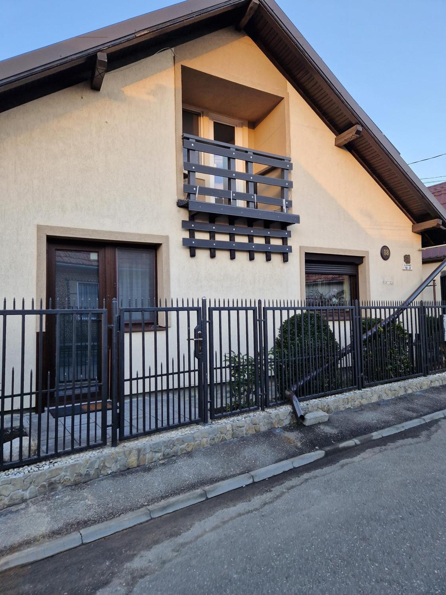 Готель Rasnov Retreat Екстер'єр фото